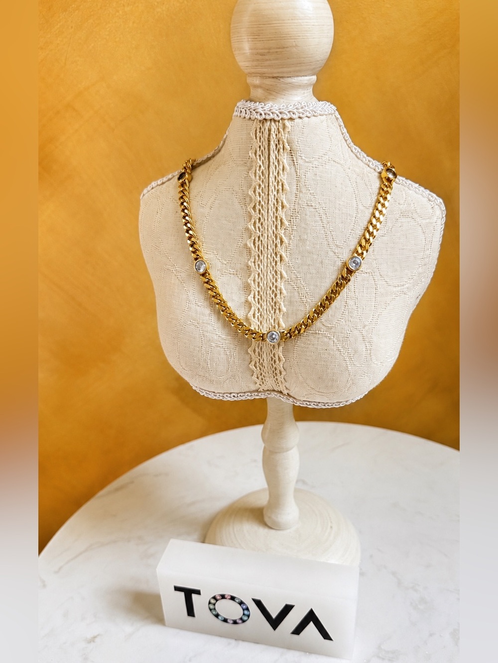 TOVA OWEN Gold Chain Necklace
 with Crystal Accents